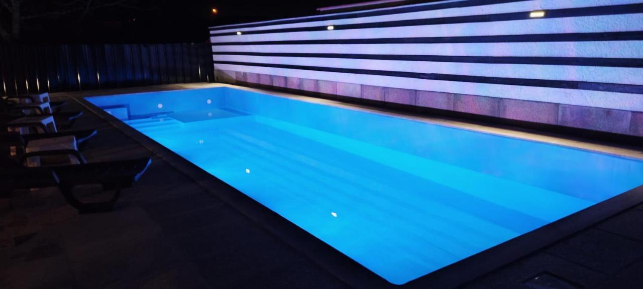 Leonchic - Guest House Com Piscina De Agua Salgada Barcelos Exterior foto