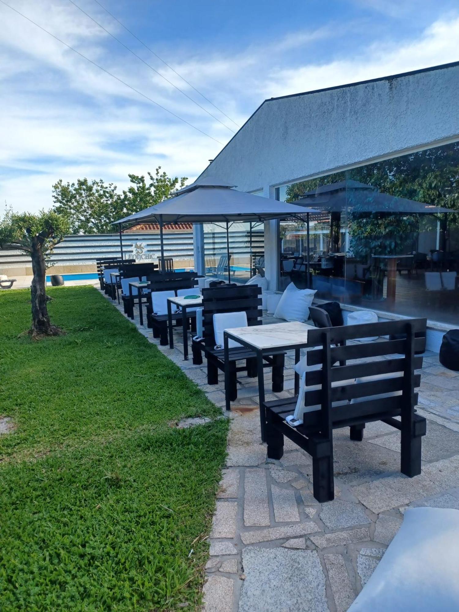 Leonchic - Guest House Com Piscina De Agua Salgada Barcelos Exterior foto
