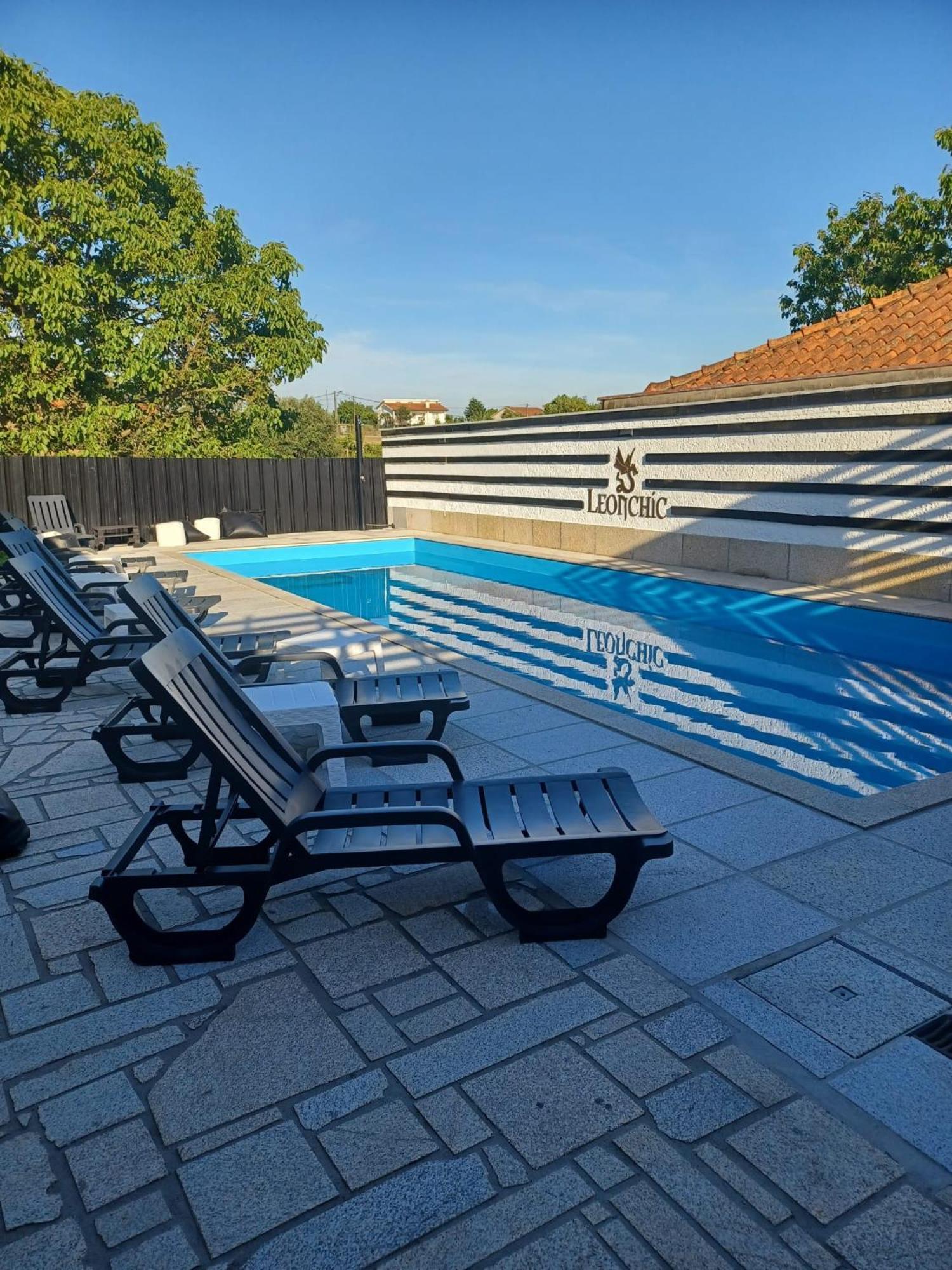 Leonchic - Guest House Com Piscina De Agua Salgada Barcelos Exterior foto